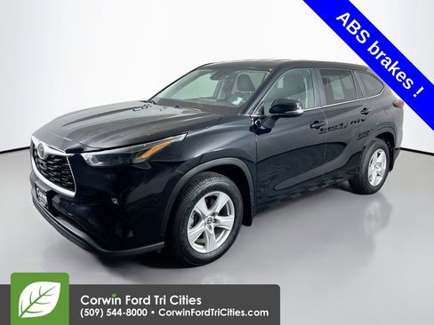 Used 2024 Toyota Highlander LE image 5