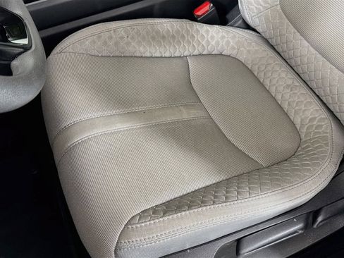 Used 2023 Honda Pilot LX image 19
