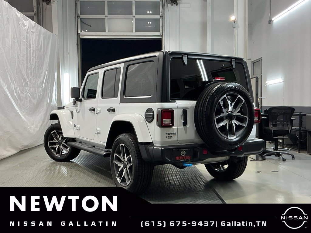 Used 2024 Jeep Wrangler Unlimited w/ Convenience Group AWD/4WD image 23