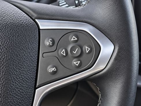 Certified 2023 Chevrolet Traverse LT FWD image 25