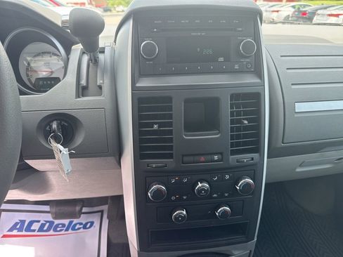 Used 2010 Dodge Grand Caravan SE w/ Popular Equipment Group FWD image 25