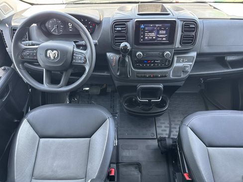 Used 2025 RAM ProMaster 2500 w/ Convenience Group FWD image 9