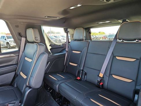 Used 2024 GMC Yukon AT4 w/ AT4 Premium Plus Package image 9