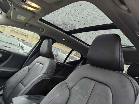 Certified 2025 Volvo XC40 B5 Core w/ Protection Package Premier image 25