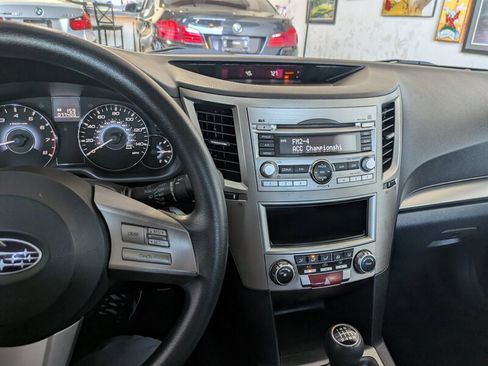 Used 2010 Subaru Legacy 2.5i image 34