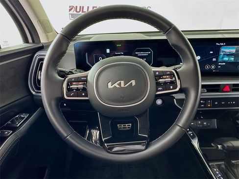Used 2025 Kia Sorento SX image 11