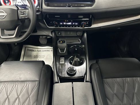 Used 2026 Nissan Rogue Platinum w/ Platinum Premium Package AWD/4WD image 37