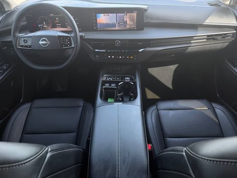 Used 2025 Nissan Murano SV AWD/4WD image 17