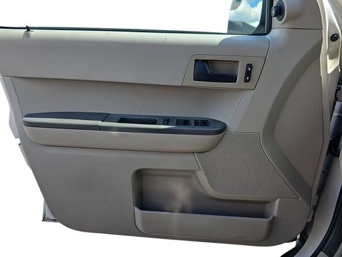 Used 2012 Ford Escape XLS FWD image 25