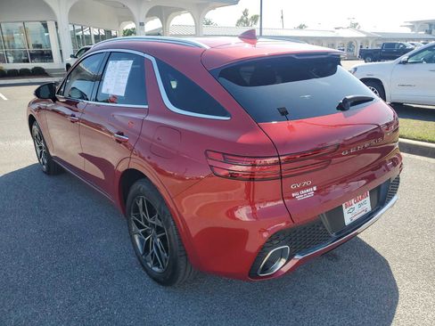 Used 2022 Genesis GV70 2.5T w/ Select Package image 3