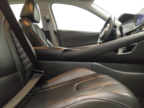 Used 2025 Hyundai Elantra Limited FWD image 21