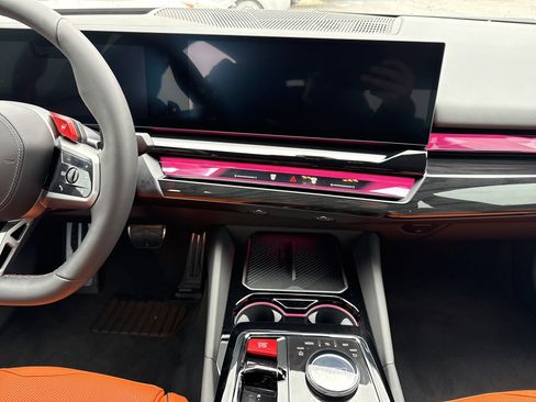 Used 2026 BMW M5 image 30