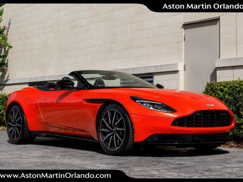 Used 2020 Aston Martin DB11 Volante RWD image 18