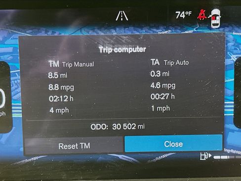 Used 2023 Volvo XC40 B4 Plus FWD image 19
