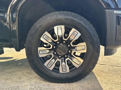 Used 2024 GMC Sierra 2500 Denali w/ Denali Reserve Package image 16