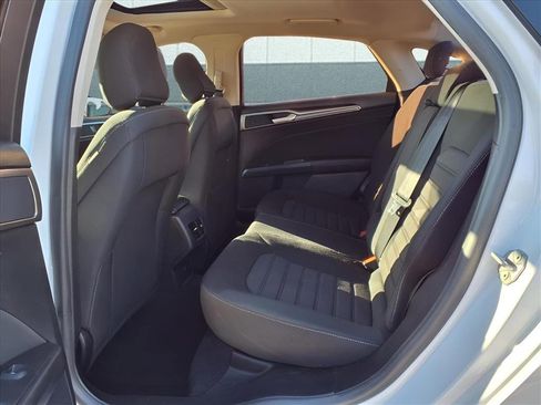 Used 2020 Ford Fusion SE image 13