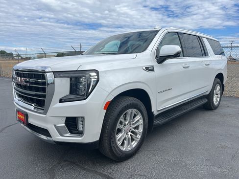 Used 2022 GMC Yukon XL SLT w/ SLT Luxury Plus Package AWD/4WD image 1