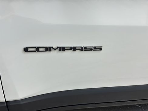 Used 2025 Jeep Compass Limited AWD/4WD image 37
