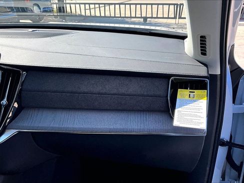 New 2026 Volvo XC90 T8 Ultra w/ Protection Package Premier image 18