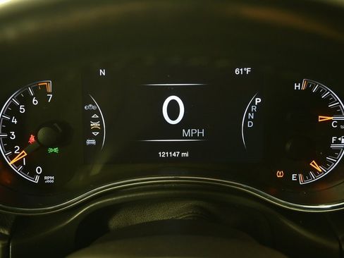 Used 2021 Jeep Grand Cherokee Laredo X image 24