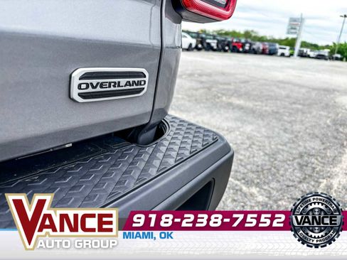 Used 2020 Jeep Gladiator Overland w/ Trailer Tow Package AWD/4WD image 10