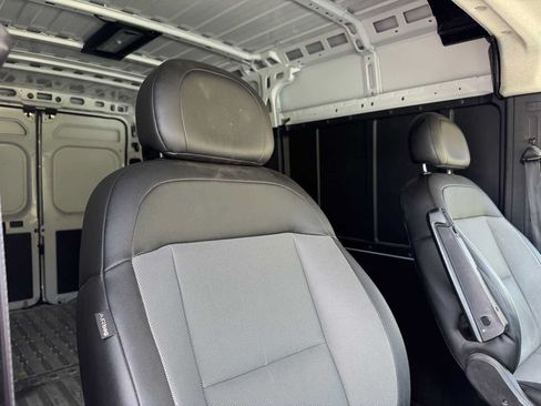 Used 2025 RAM ProMaster 2500 w/ Convenience Group FWD image 8
