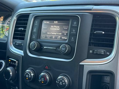 Used 2023 RAM 1500 Classic SLT AWD/4WD image 18
