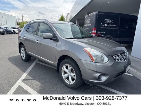 Used 2011 Nissan Rogue SV AWD/4WD image 2