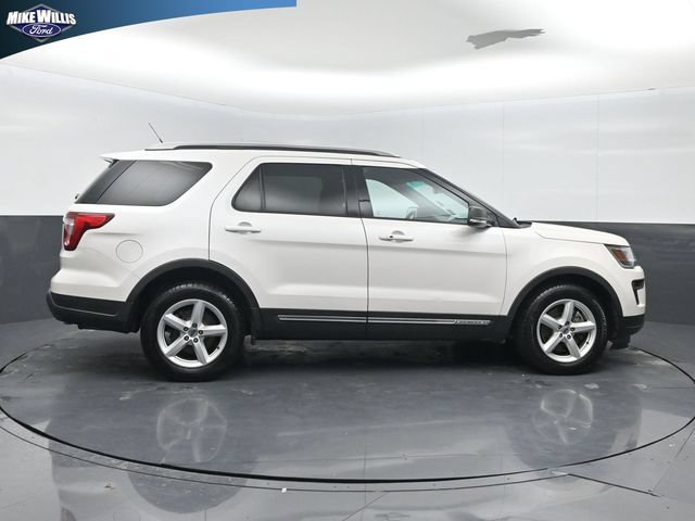 Certified 2019 Ford Explorer XLT w/ Equipment Group 202A FWD image 8