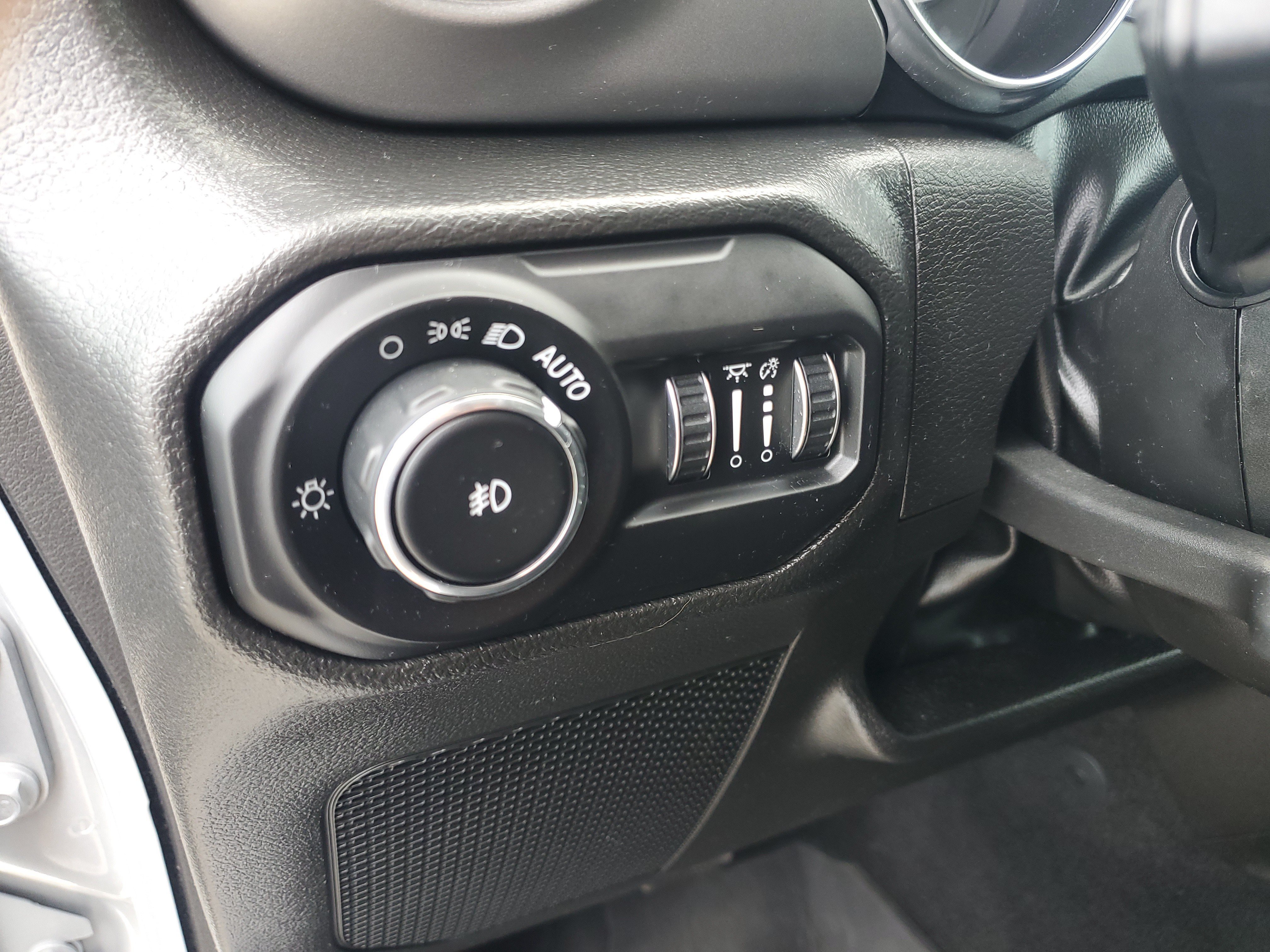 Used 2022 Jeep Wrangler Sport AWD/4WD image 19