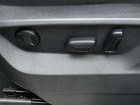 Used 2023 Volkswagen Atlas SE w/ Panoramic Sunroof Package FWD image 10