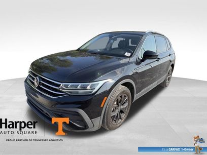 Used 2024 Volkswagen Tiguan SE w/ Panoramic Sunroof Package
