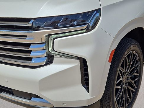 Used 2022 Chevrolet Tahoe High Country AWD/4WD image 10