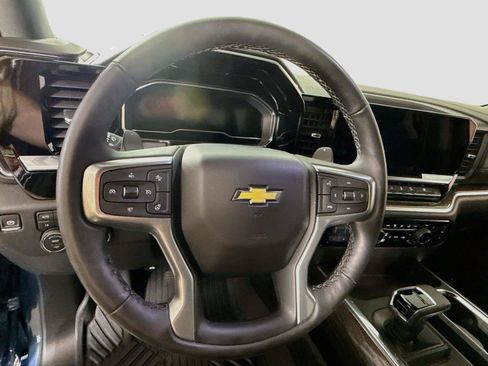 Used 2024 Chevrolet Silverado 1500 LTZ AWD/4WD image 5
