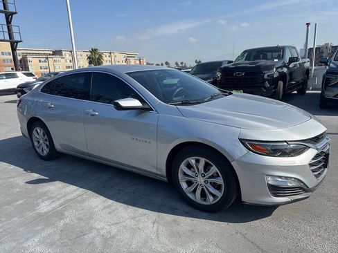 Used 2021 Chevrolet Malibu LT image 3