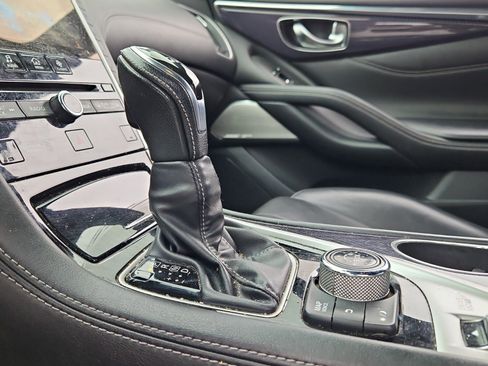 Used 2017 INFINITI Q60 Red Sport 400 image 15