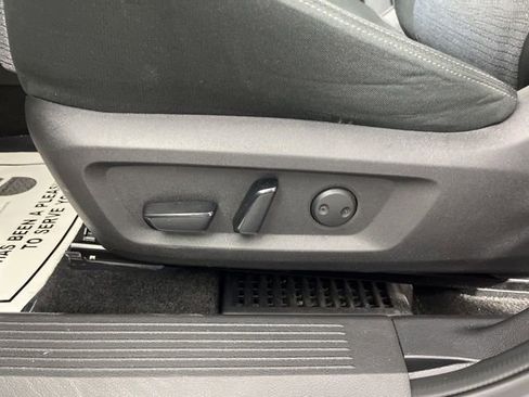 Used 2023 Nissan Rogue SV AWD/4WD image 33