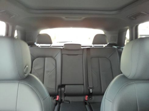 Used 2025 Audi Q3 2.0T Premium AWD/4WD image 34