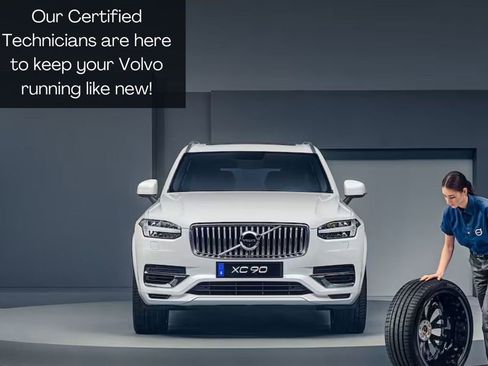 Certified 2025 Volvo XC40 B5 Plus image 45