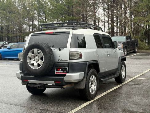 Used 2007 Toyota FJ Cruiser 2WD image 4