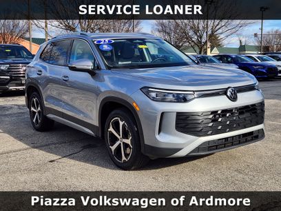 Certified 2025 Volkswagen Tiguan SE w/ Panoramic Sunroof Package