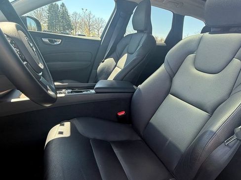 Used 2024 Volvo XC60 B5 Plus w/ Protection Package Premier AWD/4WD image 7