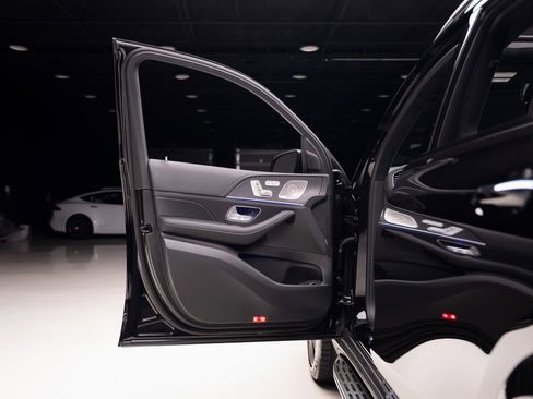 Used 2024 Mercedes-Benz GLS 63 AMG 4MATIC image 60