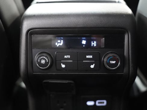 Used 2023 GMC Acadia SLT w/ Technology Package AWD/4WD image 6