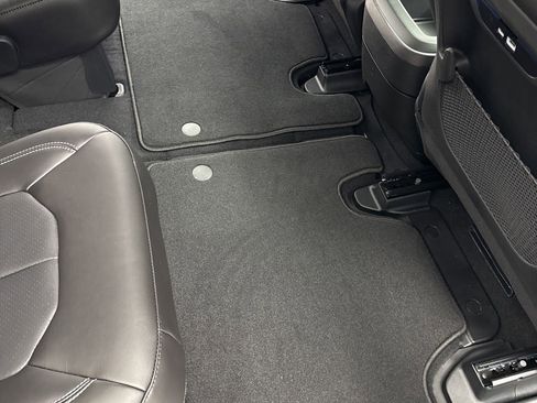 New 2026 Chrysler Pacifica Select w/ S Appearance Package image 31