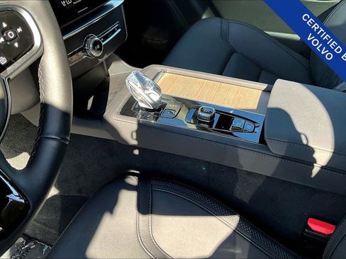 Used 2025 Volvo XC90 B6 Plus image 18