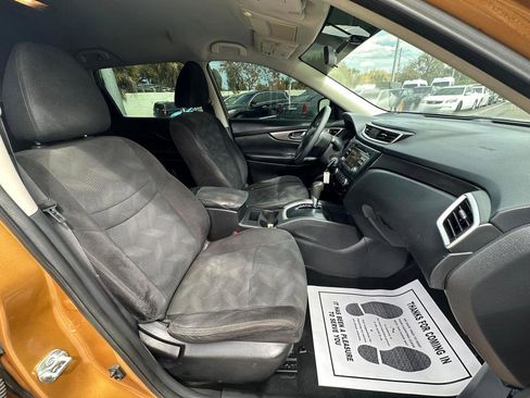Used 2014 Nissan Rogue S image 11