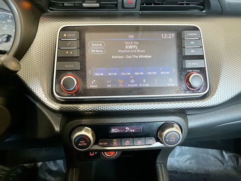 Used 2019 Nissan Kicks SV FWD image 14