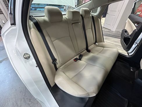 Used 2017 Honda Civic EX-T image 5