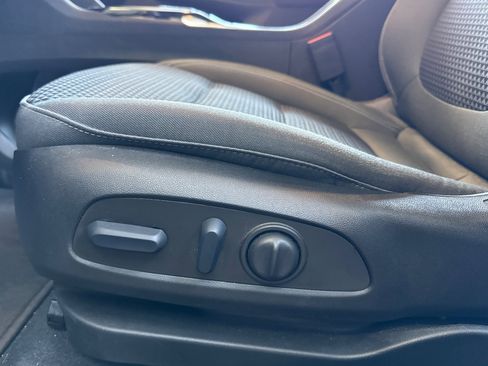 Used 2023 Chevrolet Bolt EUV LT w/ Comfort Package image 12